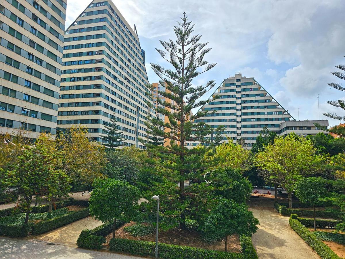 Apartamentos Las Ciencias U Валенсия Экстерьер фото